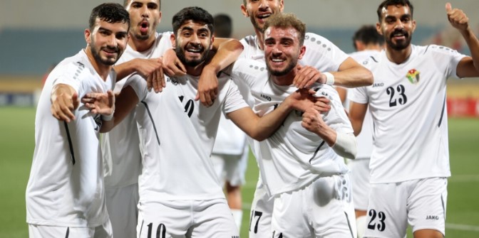 The website compiles easy to read football news