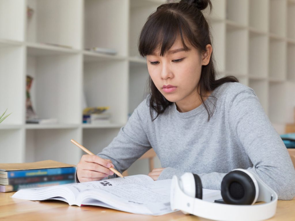 How Students Can Strengthen Chinese Language Skills Through Consistent Learning